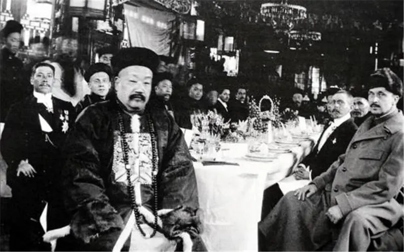 巡抚相当于现在什么官-「奔流文化·闲谭」陕甘总督：清代甘肃级别最高的官，到底是个多大的官？