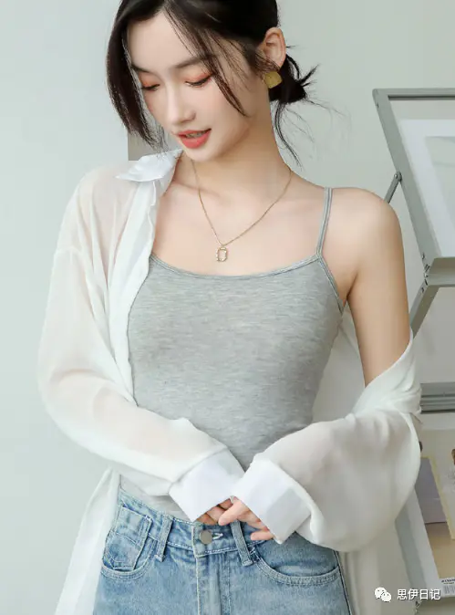 背心小吊带-简约时尚风格的搭配，小吊带背心带来的性感魅力，让夏日更加热辣