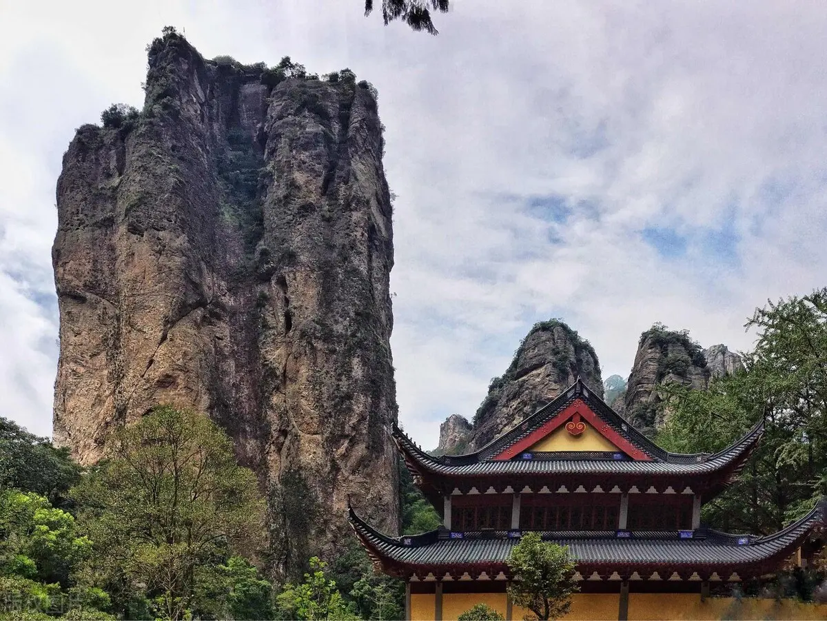 雁荡山风景区一日游攻略-如何畅游三山五岳中“最小众的它”？