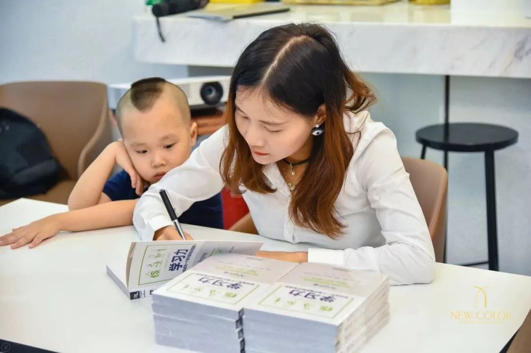 大学里做点什么副业好赚钱_大学生挣钱副业_大学搞副业