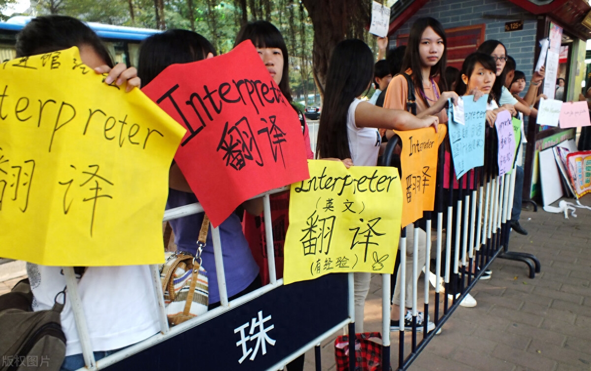 副业赚钱的风口-依靠副业月入过万其实很简单，重要的是要找对方向