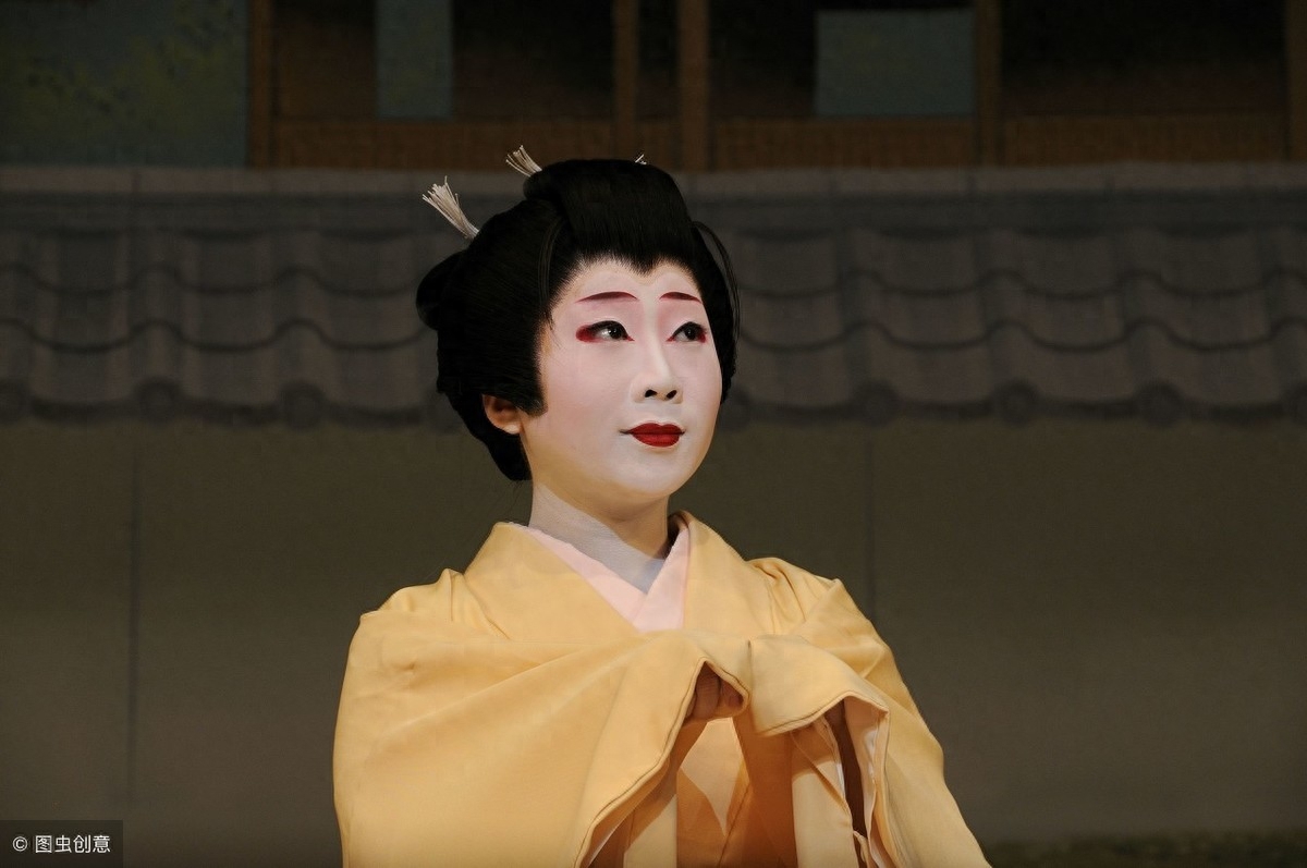 日本新副业赚钱-堂而皇之允许员工从事副业，日本企业打得是什么算盘？