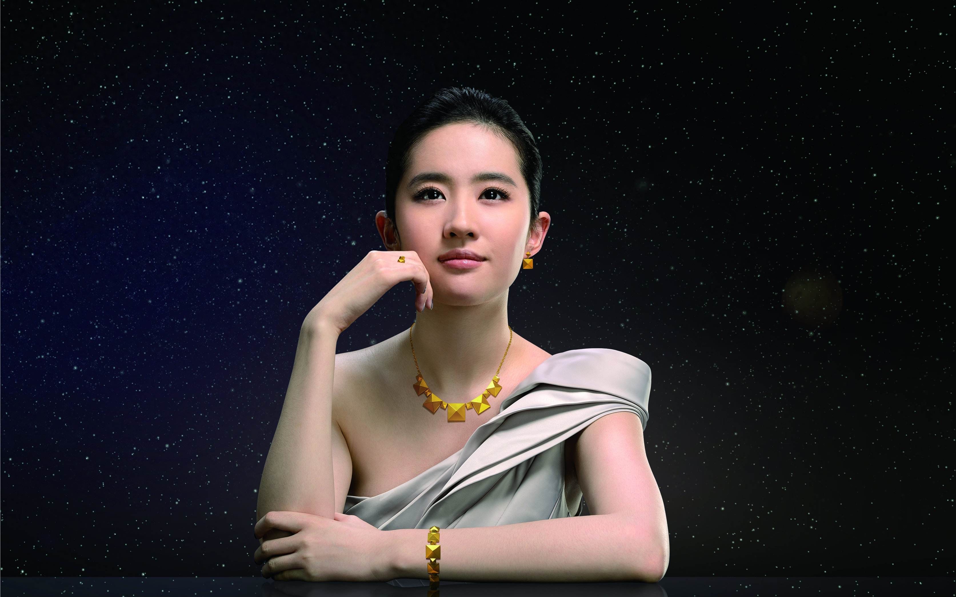 赚钱明星副业做什么好_明星副业收入_明星做副业赚钱