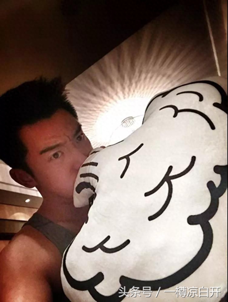 潮牌收入_潮牌赚钱_潮牌如何挣钱