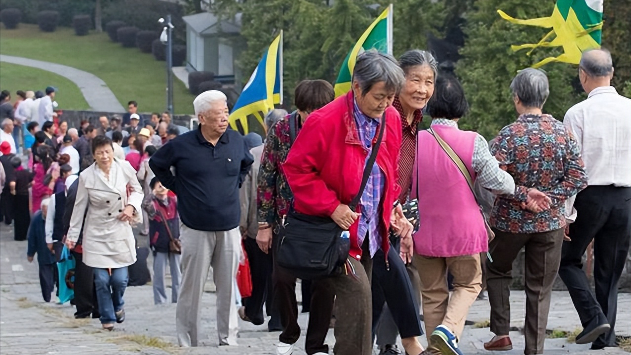 旅游公司如何挣钱_挣钱旅游公司排行_旅游公司赚什么钱