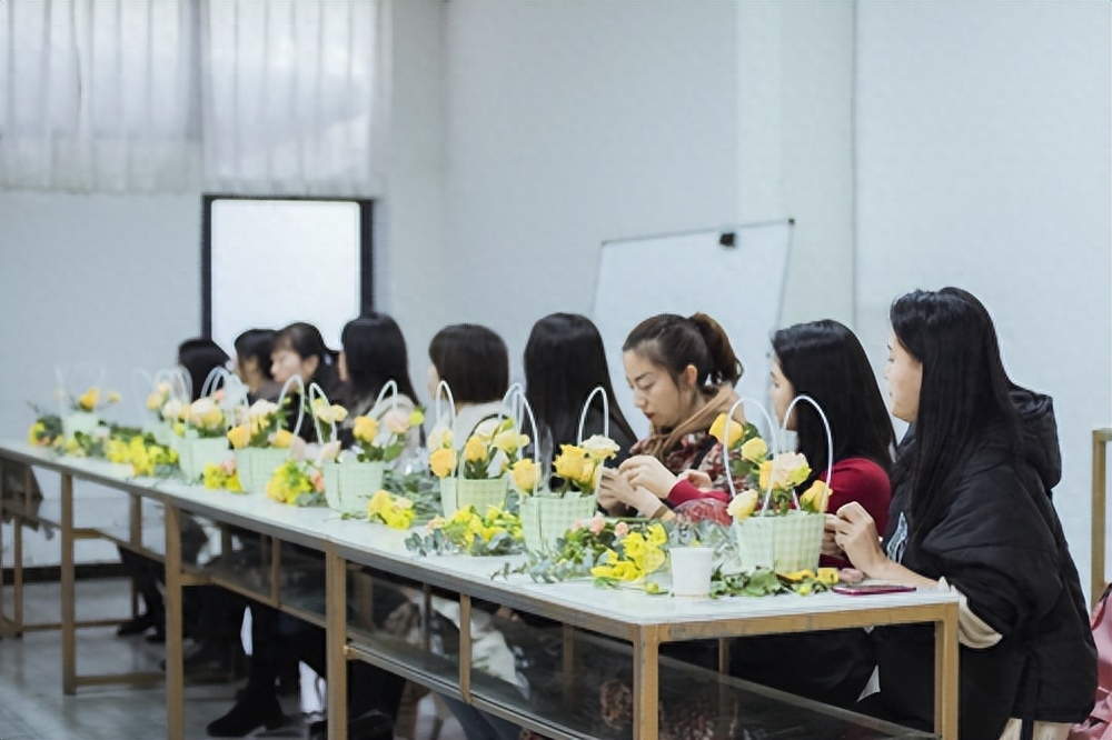 做花卉生意前景如何_花卉如何挣钱图片_花卉生意赚钱吗