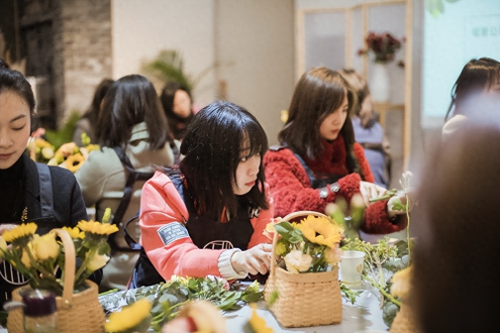 花卉生意赚钱吗_做花卉生意前景如何_花卉如何挣钱图片