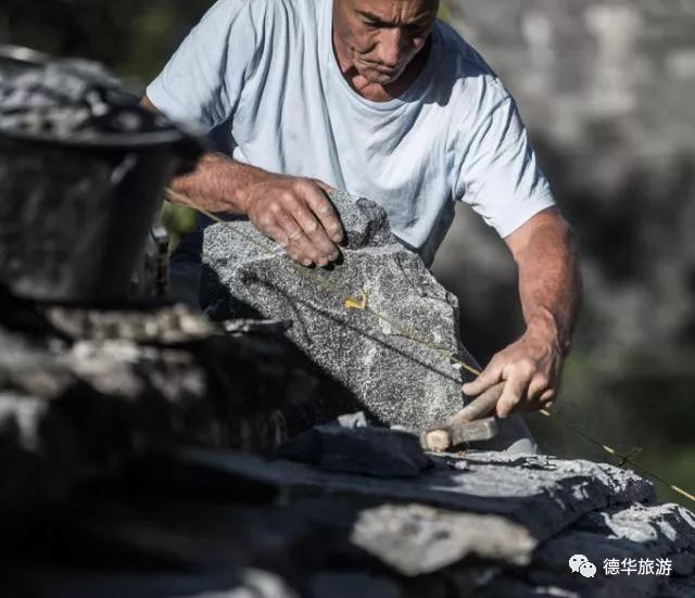 导游赚的钱多吗_瑞士导游如何挣钱_瑞士的导游词