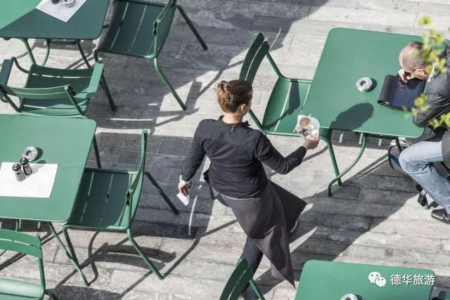 瑞士导游如何挣钱_瑞士的导游词_导游赚的钱多吗