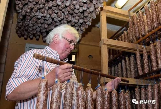 导游赚的钱多吗_瑞士的导游词_瑞士导游如何挣钱