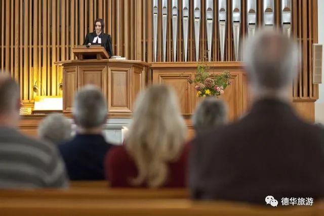 导游赚的钱多吗_瑞士的导游词_瑞士导游如何挣钱