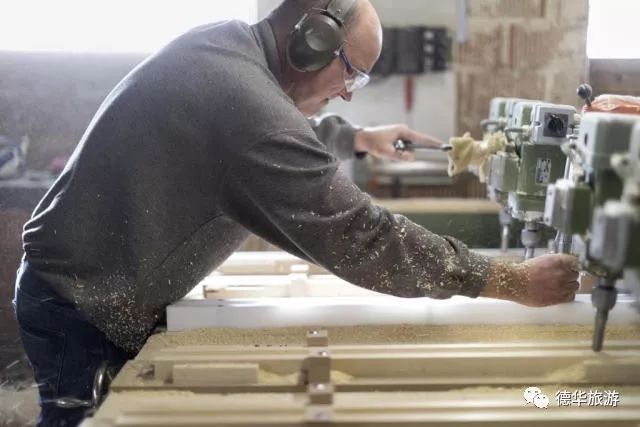 瑞士导游如何挣钱_导游赚的钱多吗_瑞士的导游词