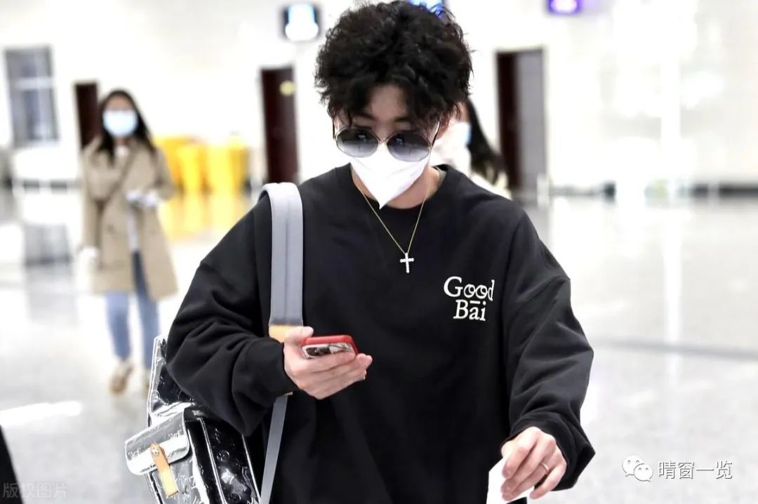 滑冰赚钱吗_短道滑冰如何挣钱_短道滑冰比赛的视频