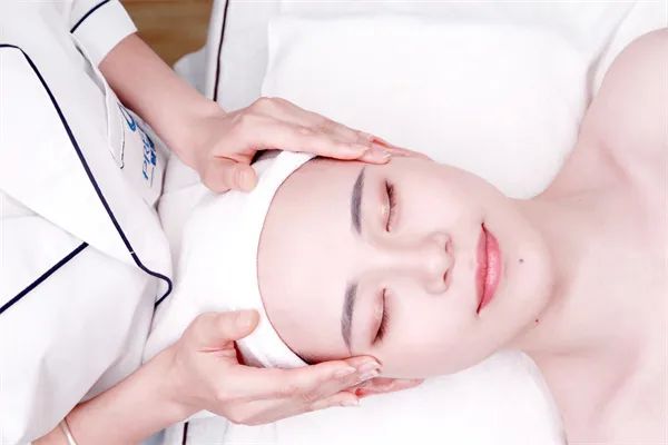 美容院如何挣钱_2021年美容院赚钱吗_美容院赚钱