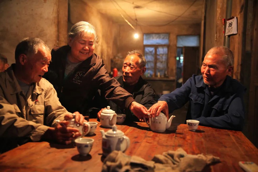 小茶楼如何挣钱的_茶楼赚钱_茶楼挣钱吗想开个茶楼