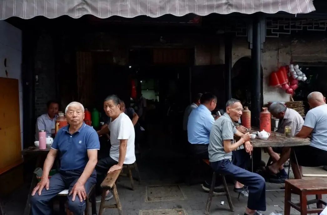 茶楼挣钱吗想开个茶楼_小茶楼如何挣钱的_茶楼赚钱