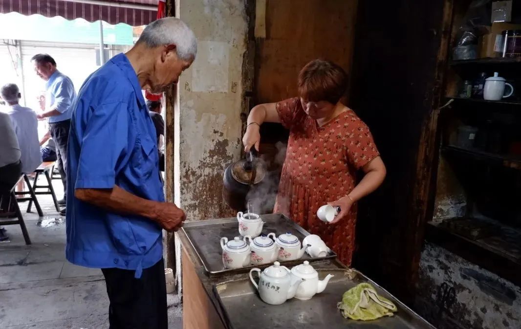 小茶楼如何挣钱的_茶楼赚钱_茶楼挣钱吗想开个茶楼