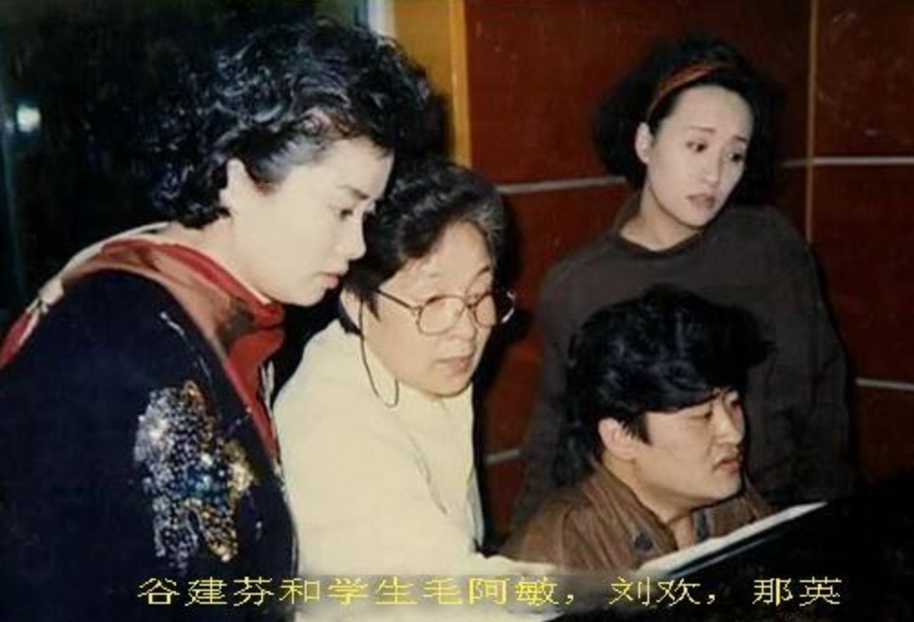 如何写歌词挣钱_关于挣钱的歌曲有哪些_有歌词的赚钱歌