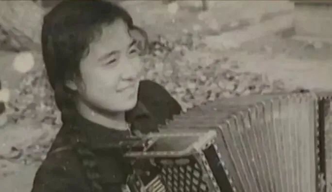 有歌词的赚钱歌_关于挣钱的歌曲有哪些_如何写歌词挣钱