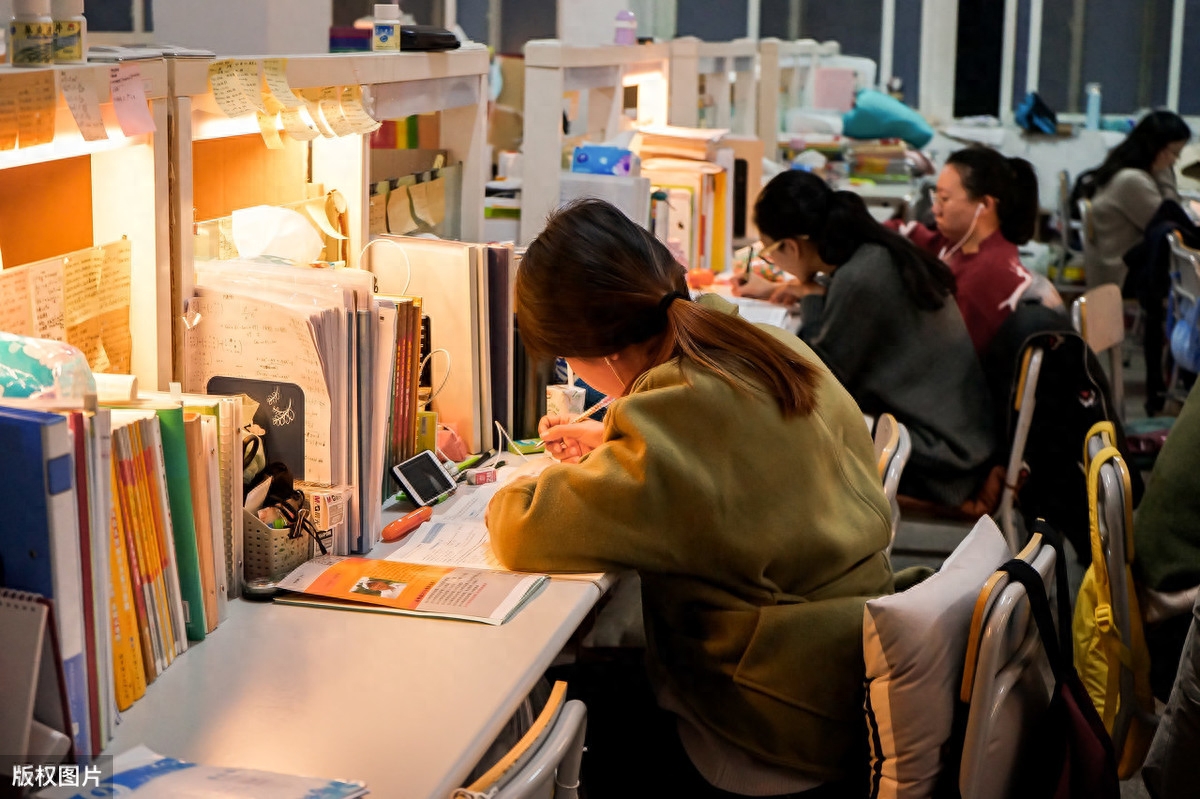 文案短句挣钱_女生写作副业挣钱文案_副业赚钱文案