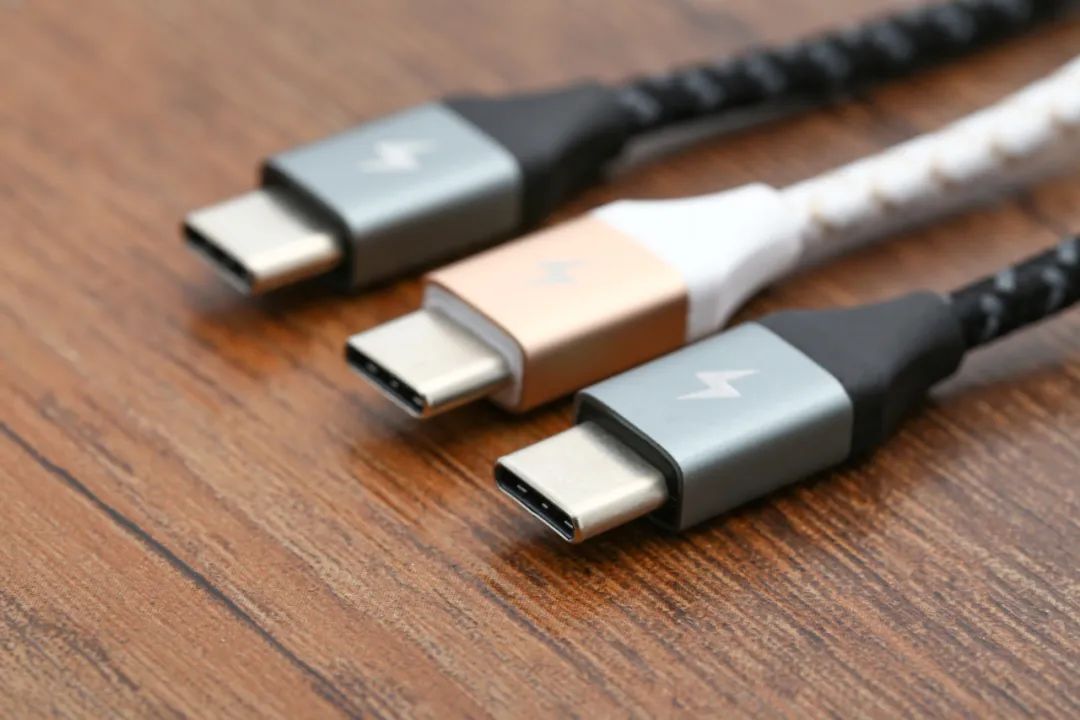 一台手机一天赚20_一台手机一天赚40左右_赚台一天左右手机多少钱