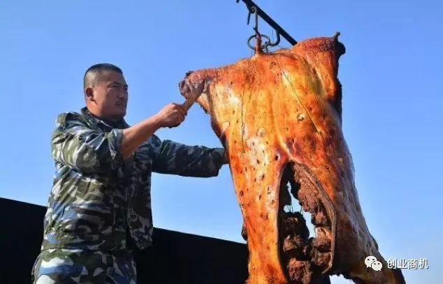 网上开店做什么小生意比较稳-暴利生意：山东夫妇做“冷门生意”，年赚20万元，引得小伙驱车10小时来学艺