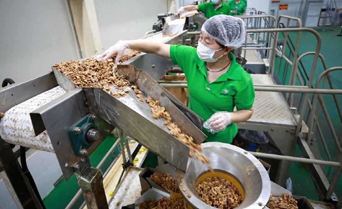 不愁销路的小型加工厂-适合农村开的暴利的小型加工厂，投资三四万，回本快，不愁销路!