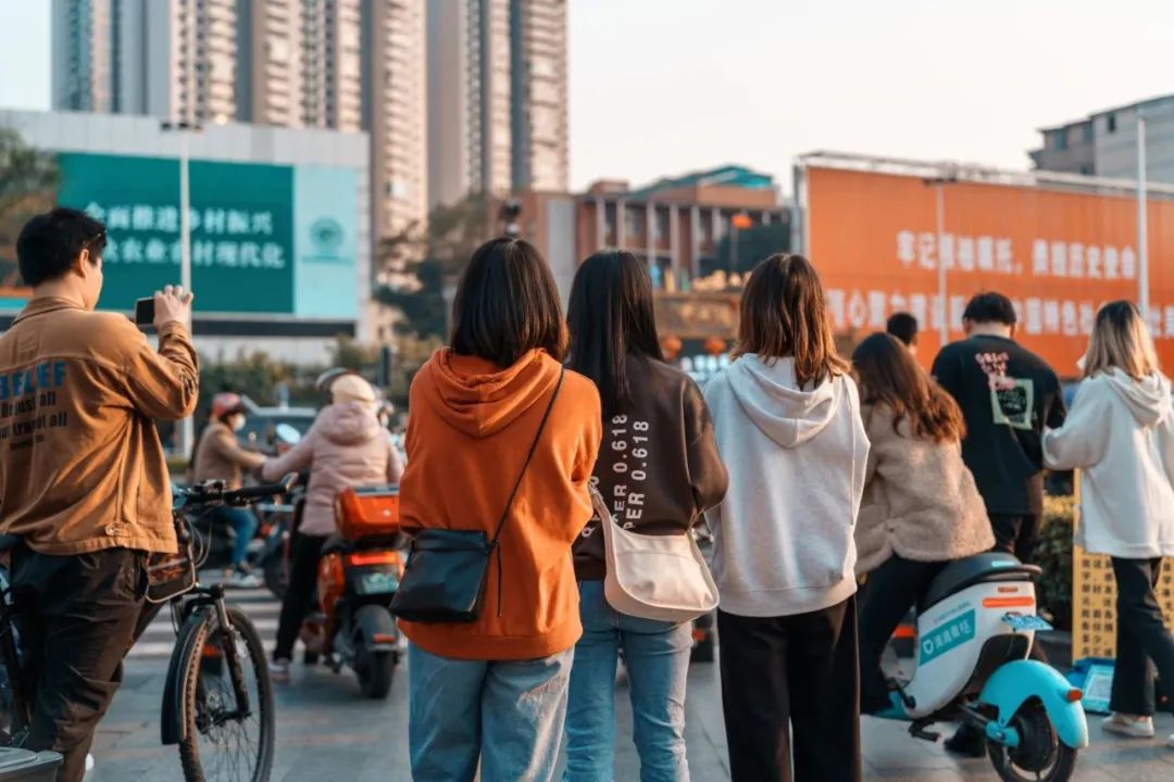 挣钱卖副业集市赚钱吗_市集卖什么挣钱副业_干点副业卖东西