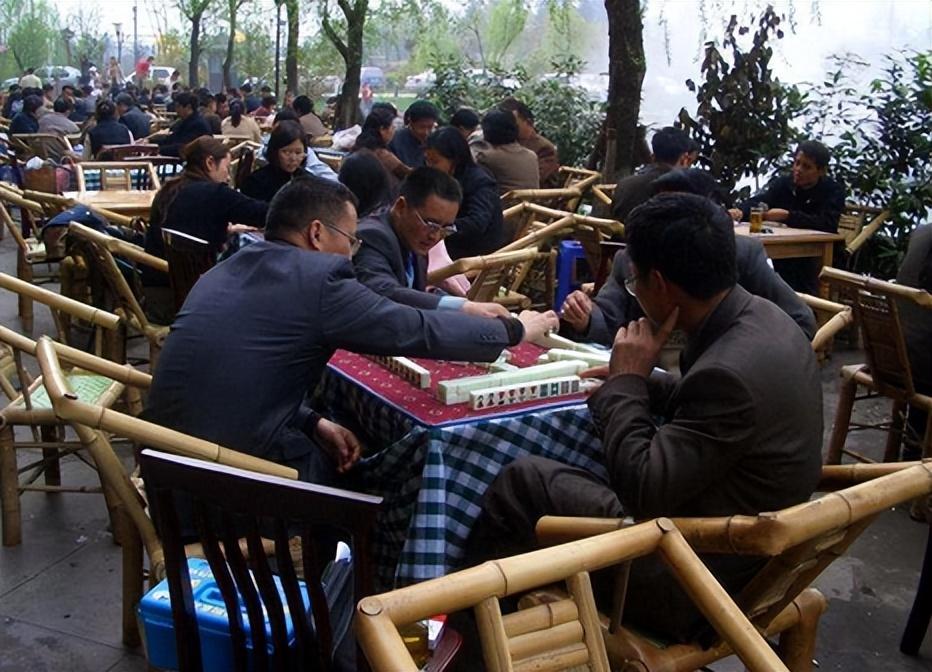 打牌赚钱手机游戏软件_打牌赚钱的手机游戏_打牌赚钱的小游戏