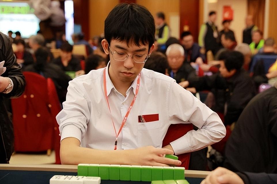 打牌赚钱的手机游戏_打牌赚钱的小游戏_打牌赚钱手机游戏软件