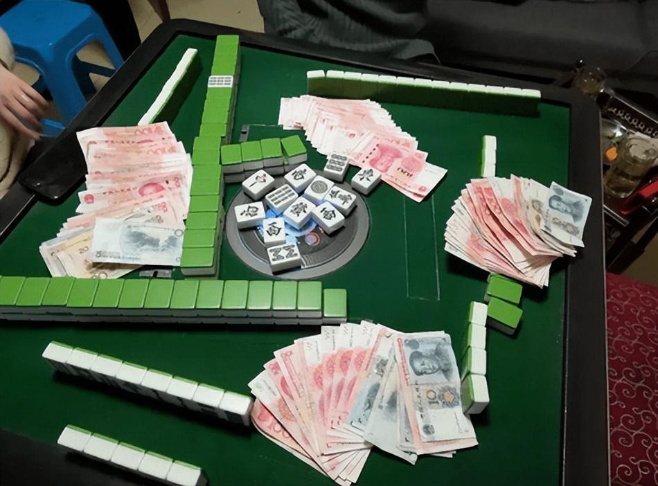 打牌赚钱的小游戏_打牌赚钱的手机游戏_打牌赚钱手机游戏软件