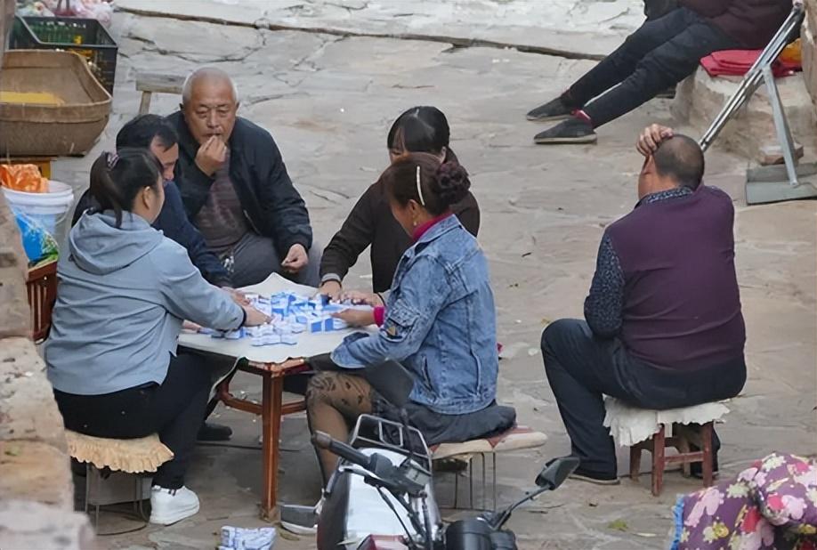 打牌赚钱的手机游戏_打牌赚钱手机游戏软件_打牌赚钱的小游戏