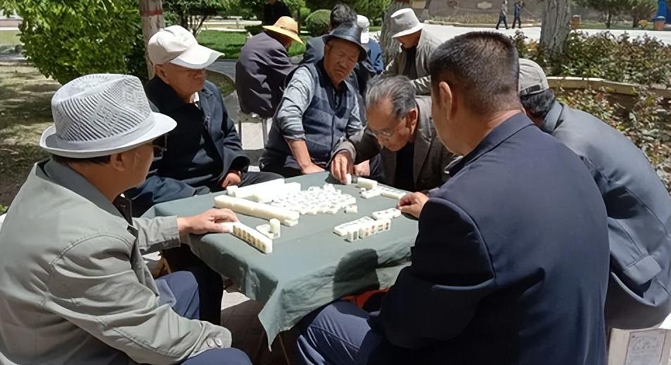 打牌赚钱的手机游戏_打牌赚钱手机游戏软件_打牌赚钱的小游戏