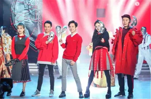 吴昕有多少副业_吴昕在家_吴昕上班