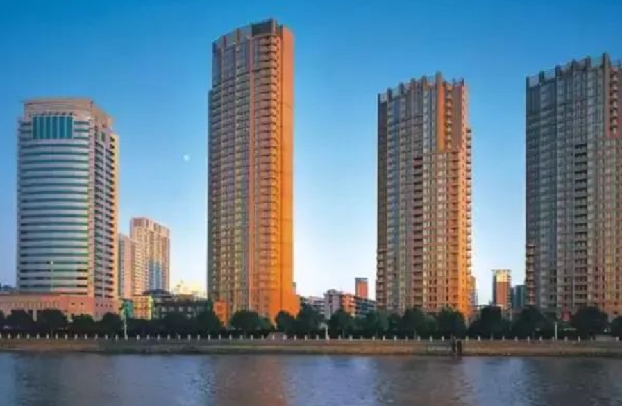 开男装店赚钱不_开男装店怎么样_副业开店男装多少钱