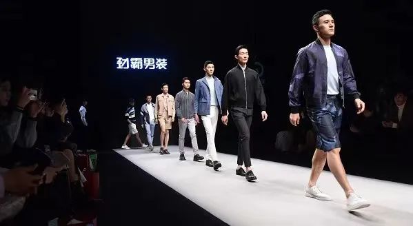 副业开店男装多少钱_开男装店赚钱不_开男装店怎么样