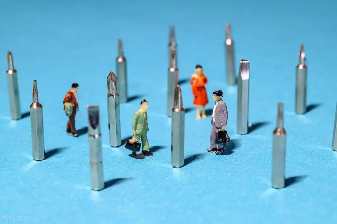 美国副业能赚多少钱-“薪资焦虑症”：钱赚多少才能心安？你焦虑的根源，其实不在于收入