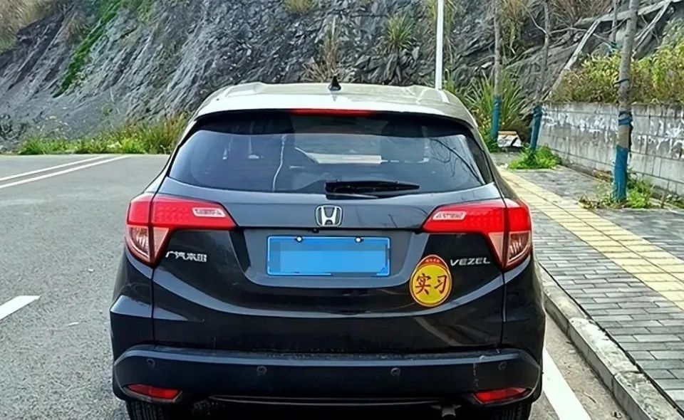 行驶证分扣完了还能开车吗_证行驶扣副业没分有什么后果_行驶证副业没有扣多少分