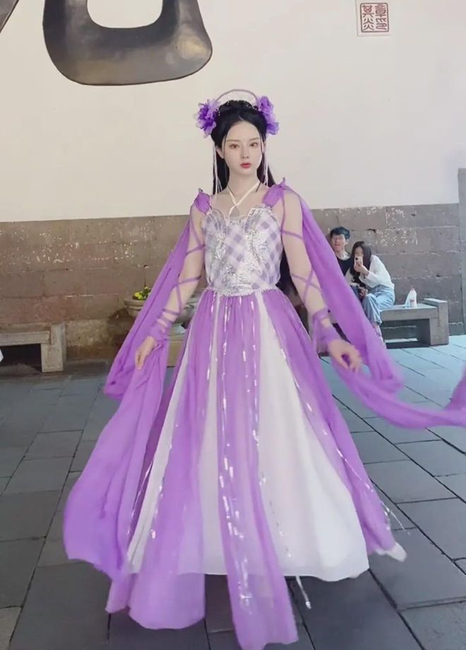 美女副业钱一天赚多少_美女副业一天多少钱_女生副业赚钱