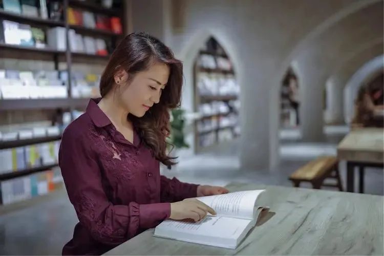 网上做个副业要多少钱呀-下班花2小时做副业，每月四五千块钱，6个收入稳定的副业值得你去做-优创圈