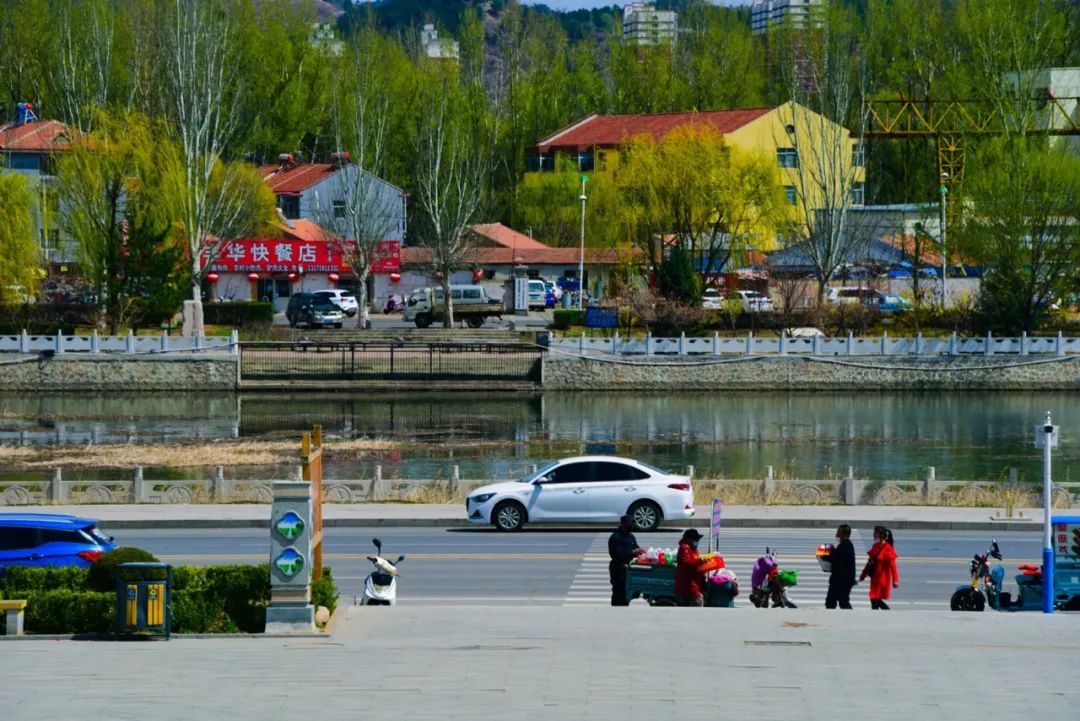 大学副业挣钱嘛女生多少岁-月薪3000，一年存下8万！隆化人的副业到底有多赚？-优创圈