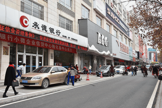 挣钱女生副业大学怎么办_女孩做的副业_大学副业挣钱嘛女生多少岁