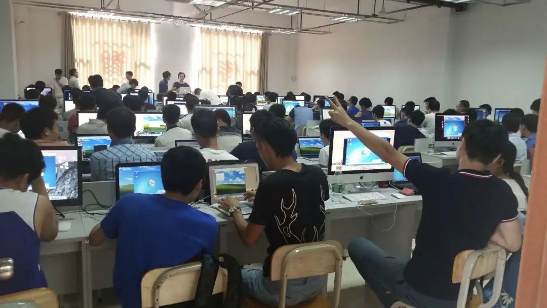 工资副业收入_副业程序员收入多少钱合适_副业收入账本