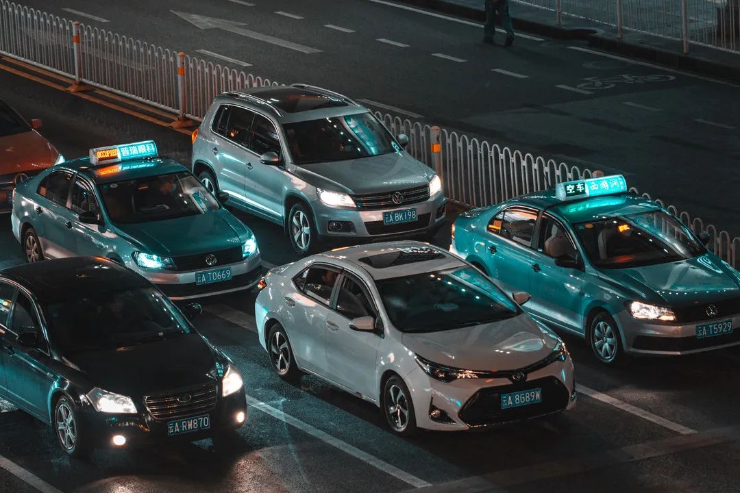 晚上跑滴滴挣钱不_副业跑滴滴一晚上能赚多少_晚上跑滴滴兼职