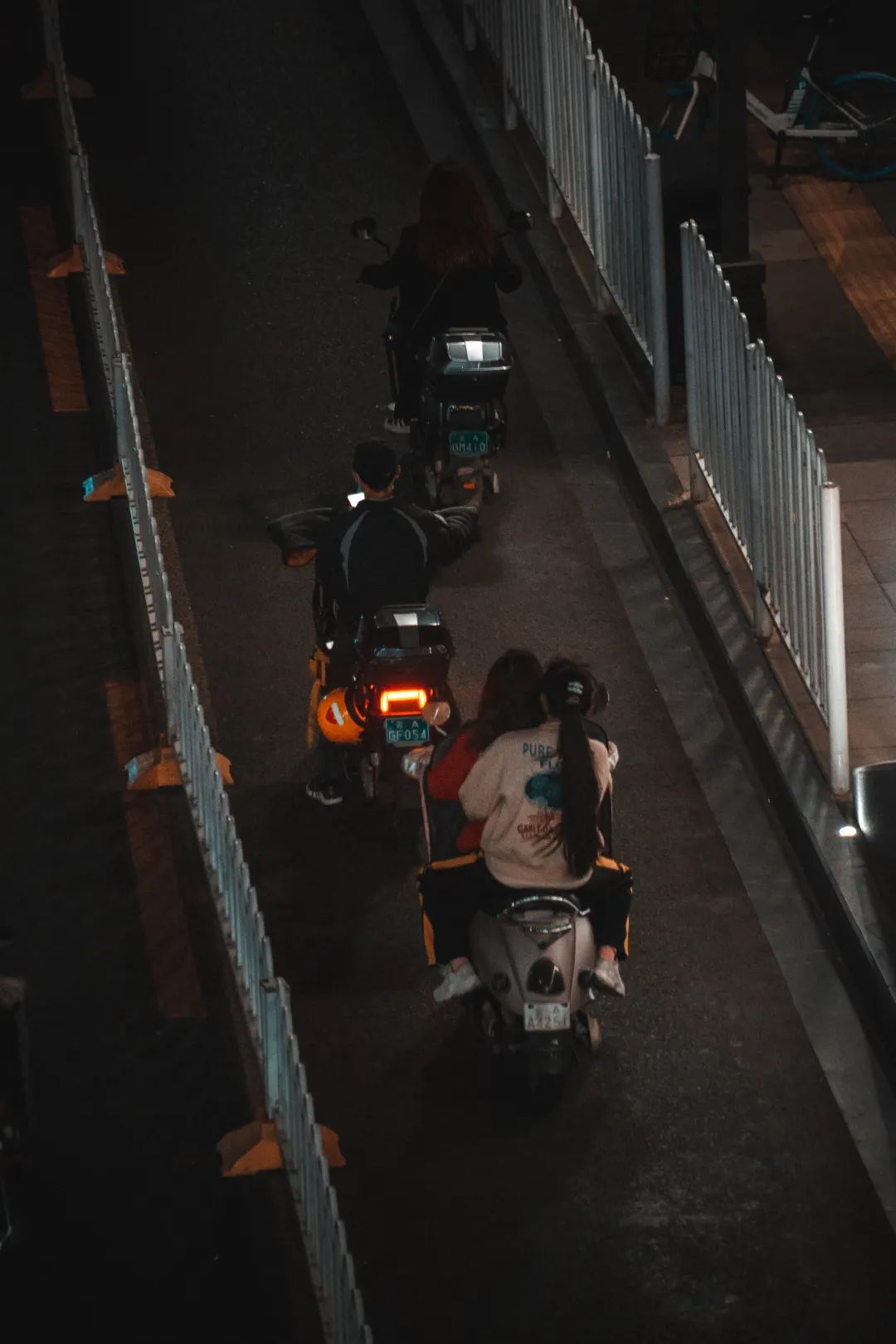 副业跑滴滴一晚上能赚多少_晚上跑滴滴兼职_晚上跑滴滴挣钱不
