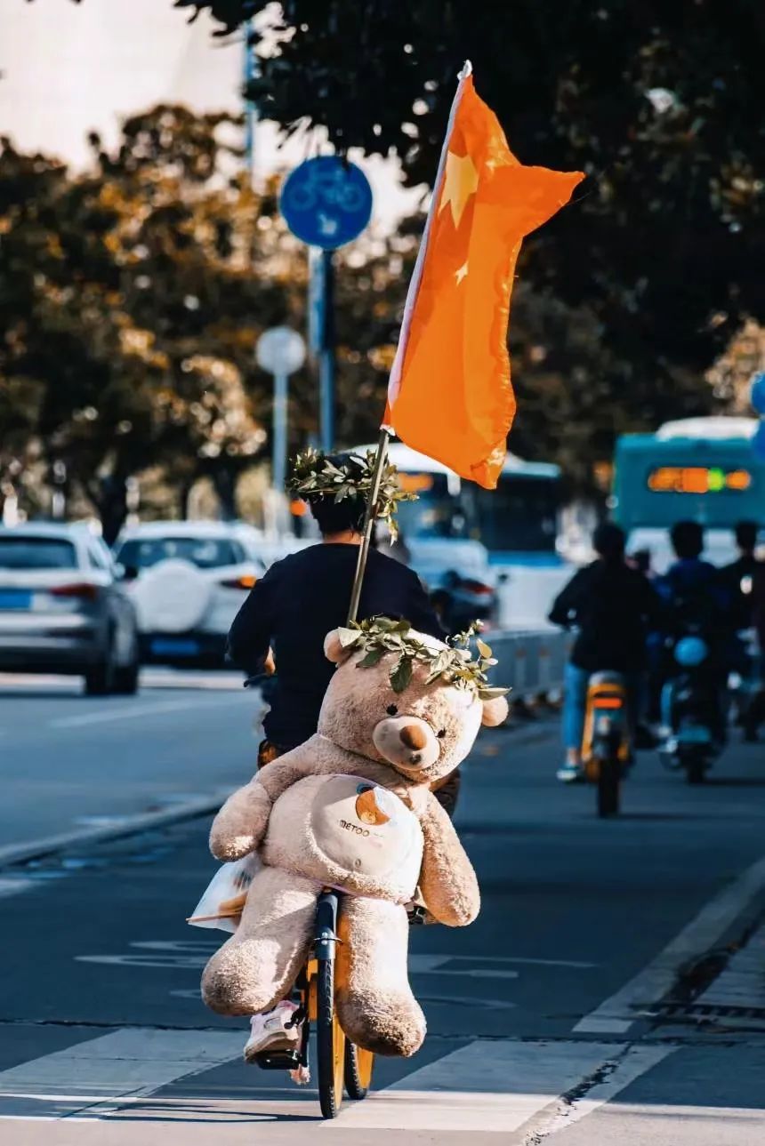 晚上跑滴滴兼职_晚上跑滴滴挣钱不_副业跑滴滴一晚上能赚多少