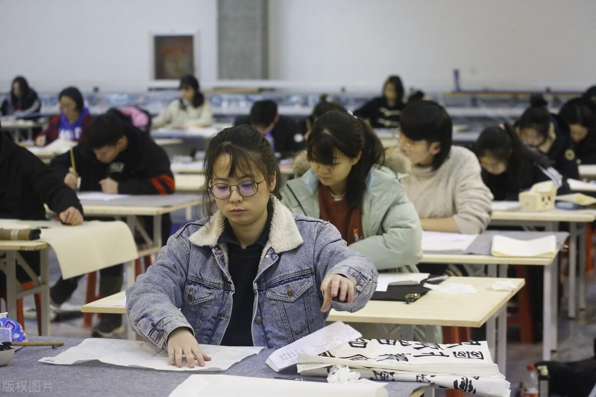 学书法的怎么赚钱_一年学书法副业挣多少钱_书法作为副业