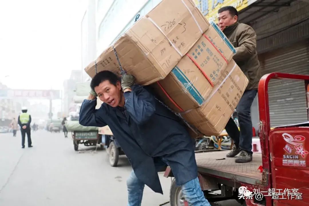 挣钱副业_赚钱的副业月入2k_副业每个月能挣多少钱