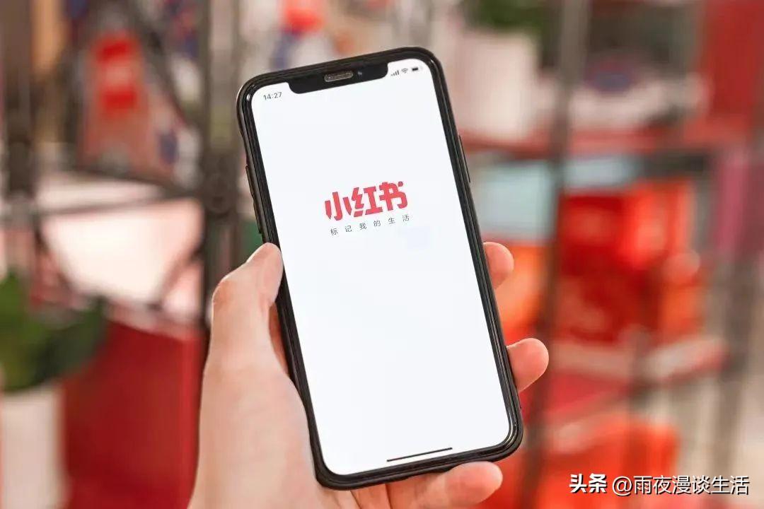 美妆博主副业可以赚多少钱_做美妆博主能赚多少钱_美妆博主赚钱多少钱一个月