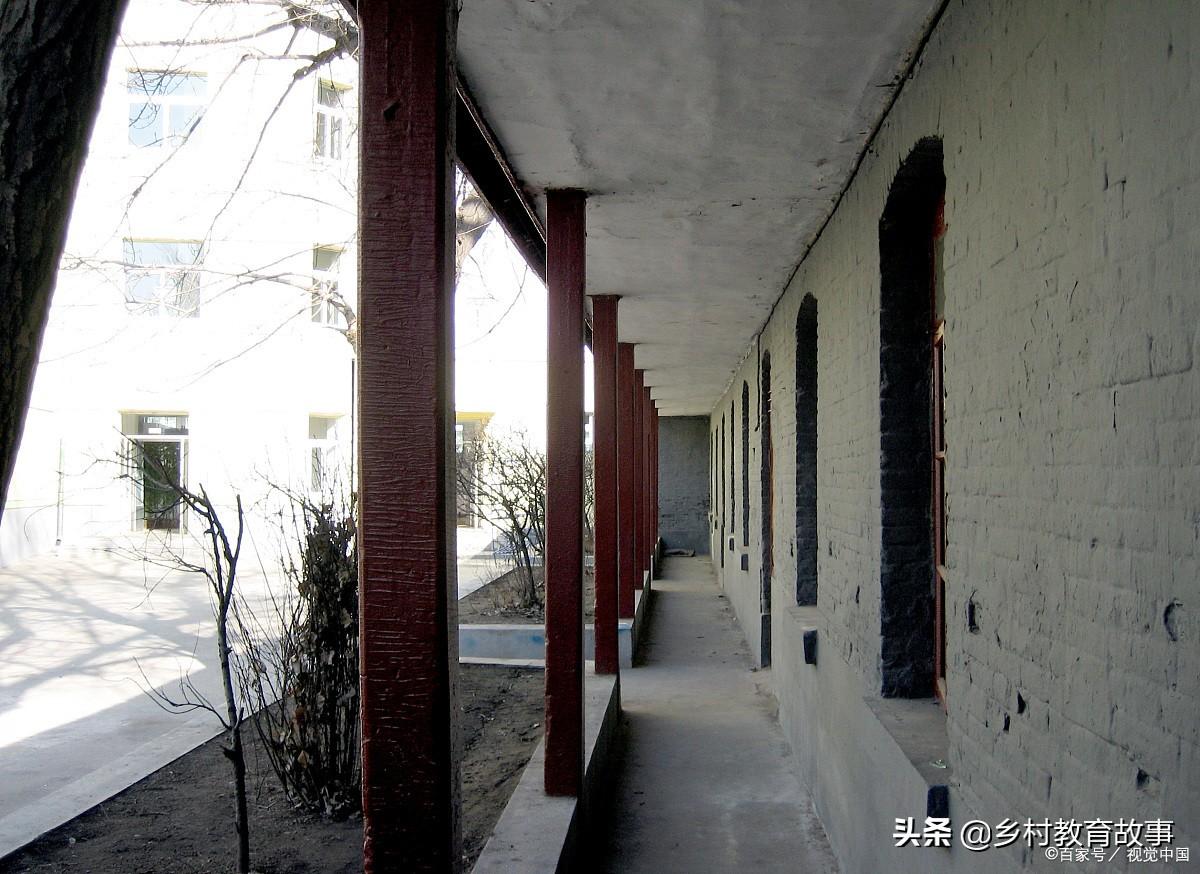 教师副业一月赚多少钱合适_教师一个月赚多少_一月合适赚副业钱教师怎么说